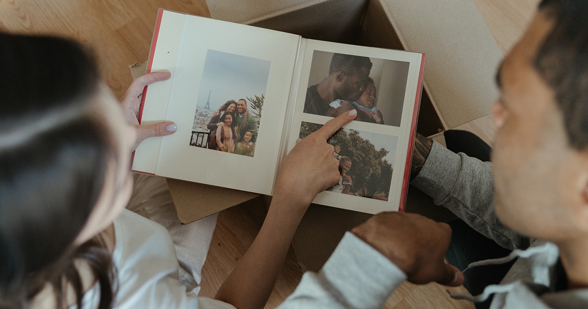 Comment réaliser un album photo personnalisé ? (scrapbooking) Comment