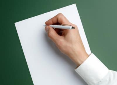 comment écrire droit sur une feuille blanche